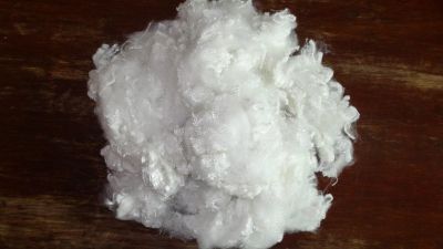 Anti-dustmite polyester hollow staple fiber for filling